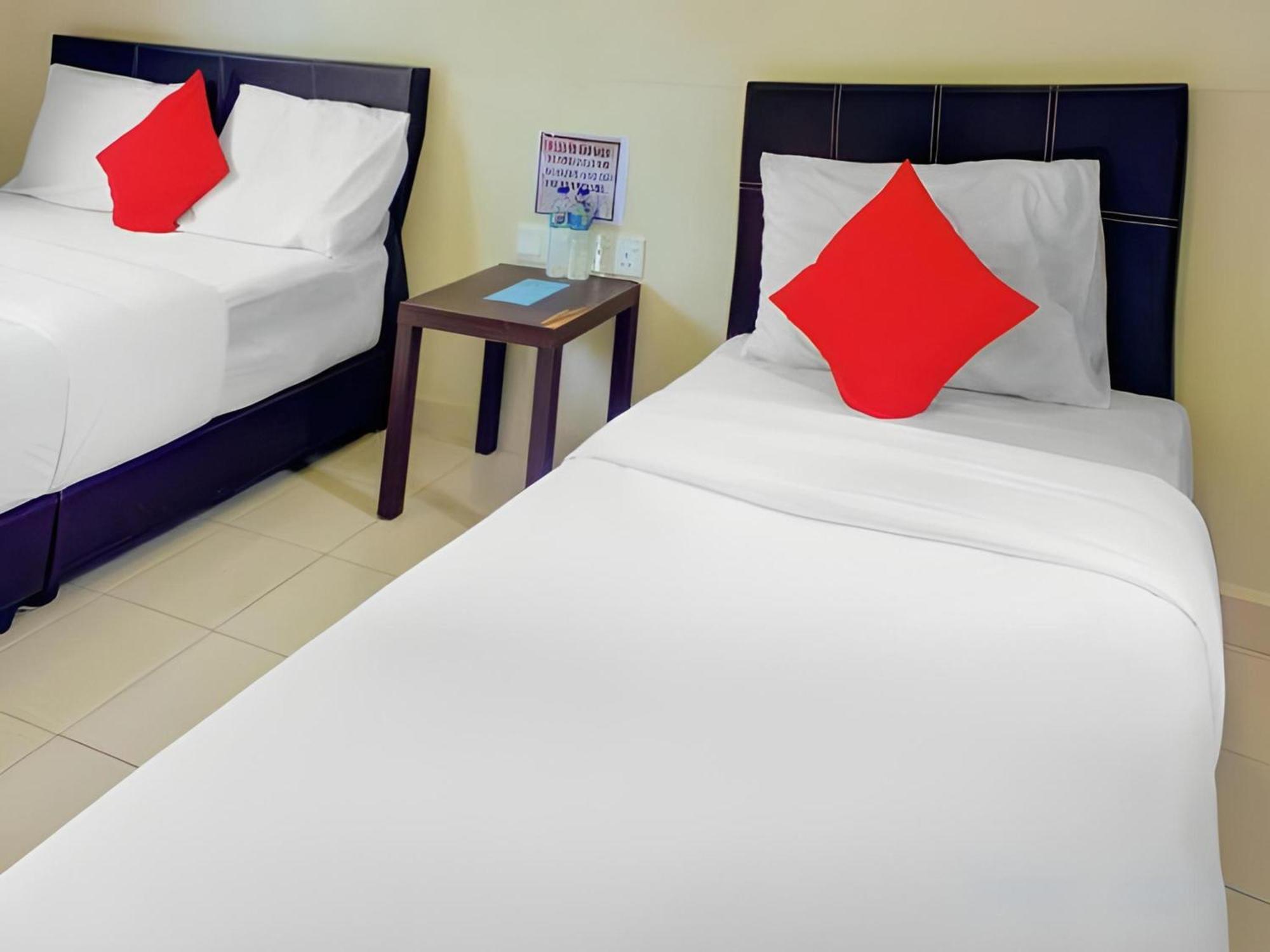 Super Oyo 89896 Sedili Inn Resort Kota Tinggi Kültér fotó