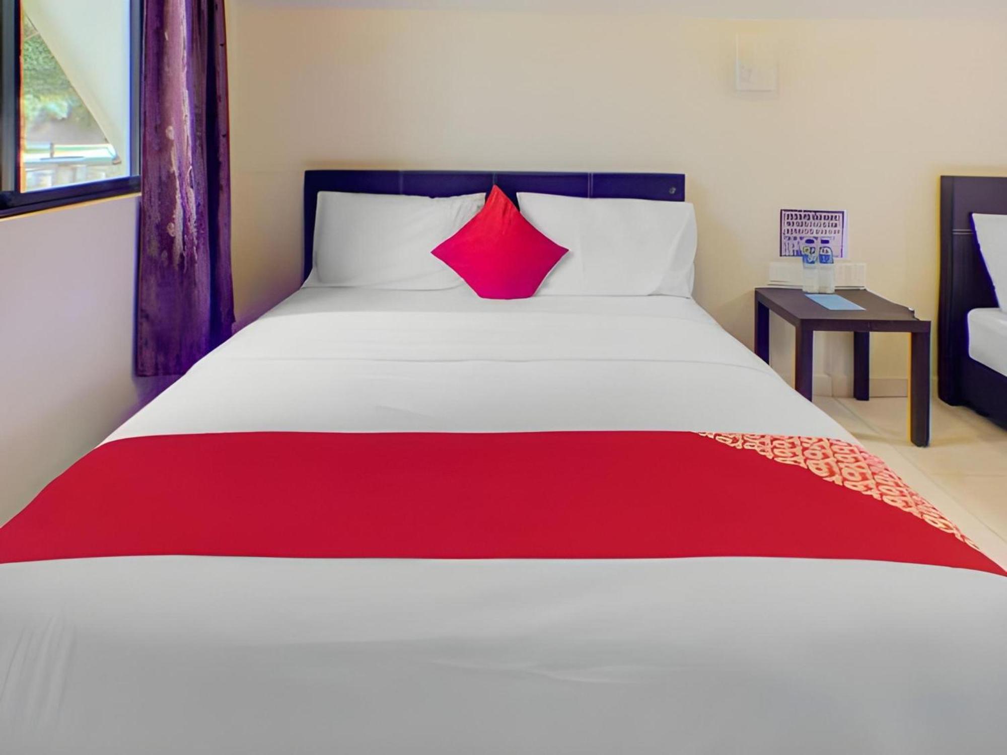 Super Oyo 89896 Sedili Inn Resort Kota Tinggi Kültér fotó