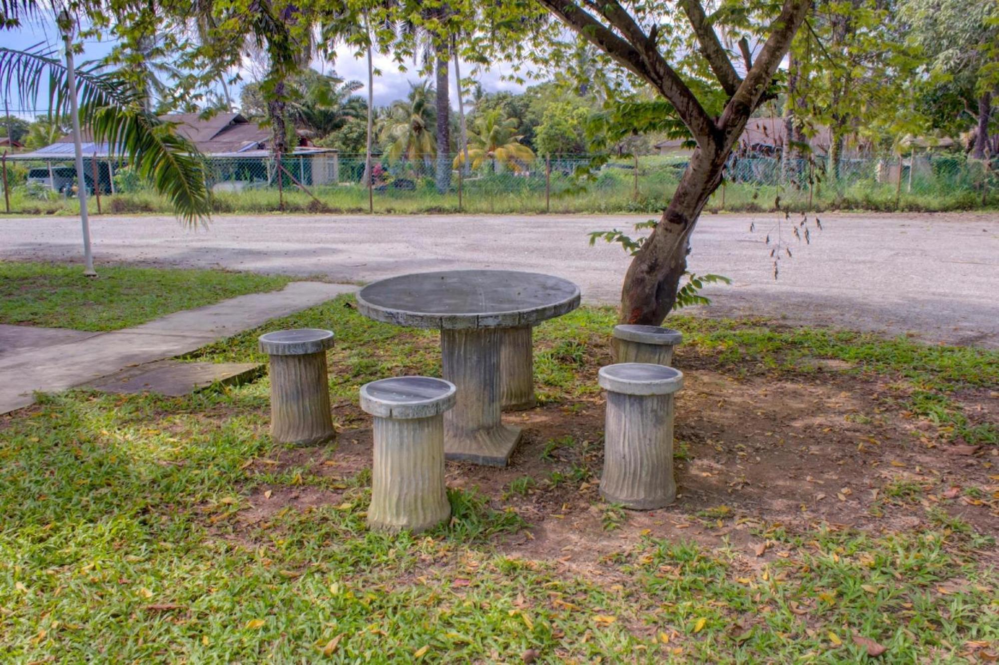 Super Oyo 89896 Sedili Inn Resort Kota Tinggi Kültér fotó