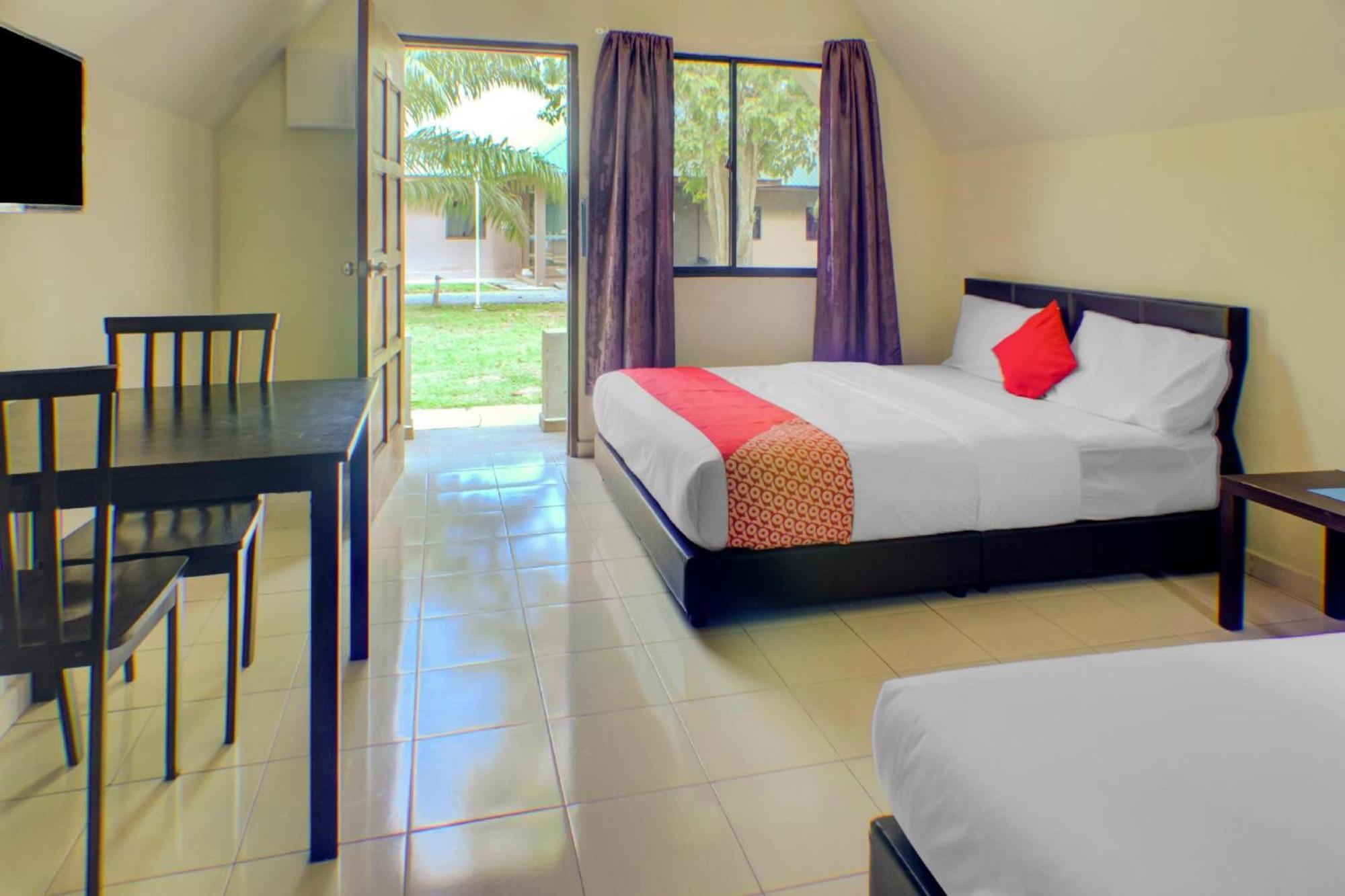 Super Oyo 89896 Sedili Inn Resort Kota Tinggi Kültér fotó