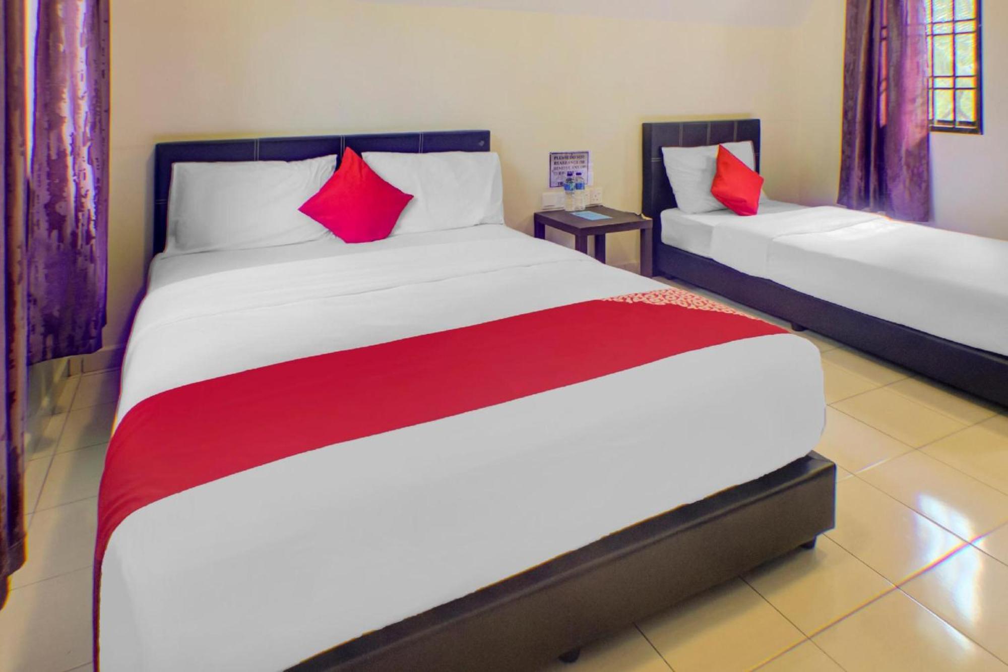 Super Oyo 89896 Sedili Inn Resort Kota Tinggi Kültér fotó